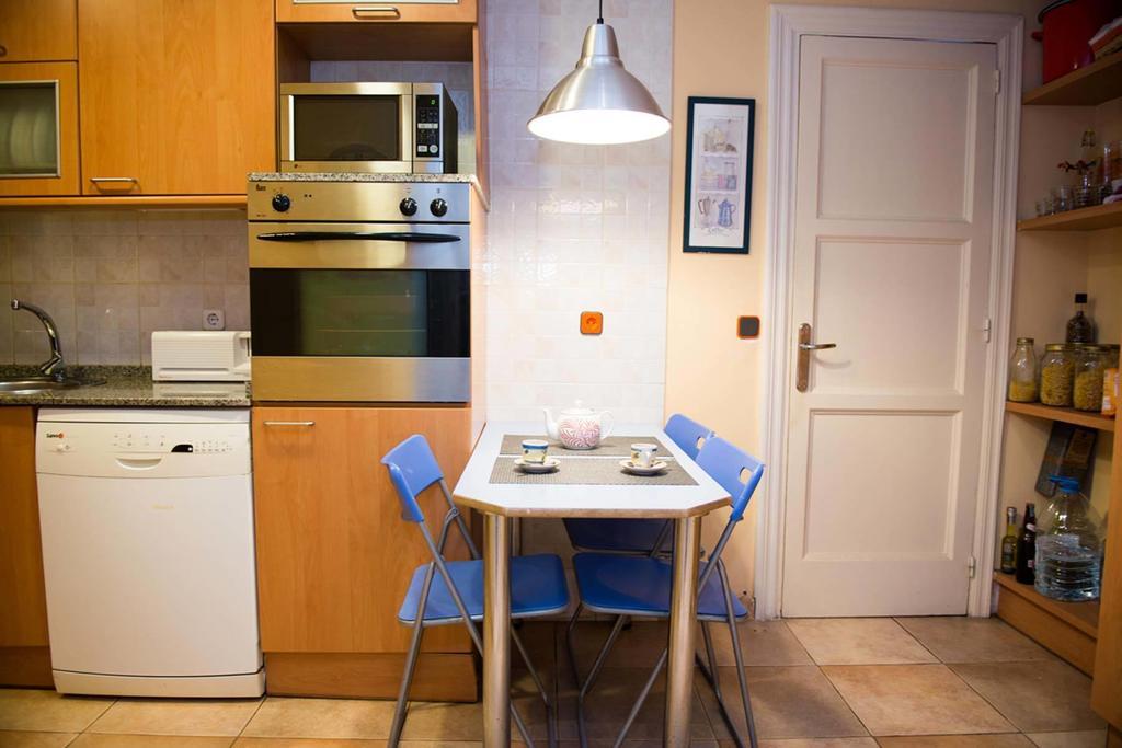 Lovely Apartment At Park Gueell Barcelona Phòng bức ảnh